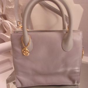 Excellent used condition Giani Bernini purse. m70-